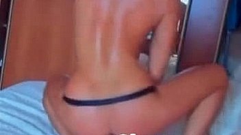 Sexy brunette teen flash pussy on webcam