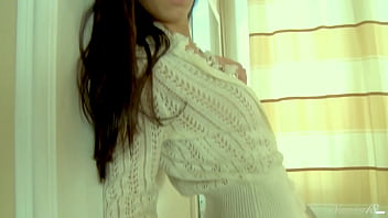 Catching eye teen leontia d ends up dripping after some cunt stroking