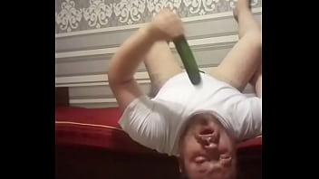 Слюнявый грубый отсос члена в исполнении этой толстой шлюхи thumbnail