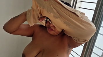 Casa sola aprovechar a culiar con mi vecina ojalá la puta de mi esposa no se entere