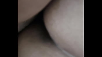 Fodeu a gostosa da esposa no pelo e gozou dentro