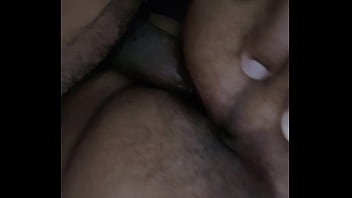 Fodeu a gostosa da esposa no pelo e gozou dentro