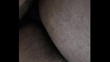 Fodeu a gostosa da esposa no pelo e gozou dentro