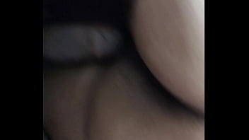 Fodeu a gostosa da esposa no pelo e gozou dentro