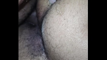 Fodeu a gostosa da esposa no pelo e gozou dentro