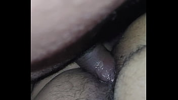 Fodeu a gostosa da esposa no pelo e gozou dentro