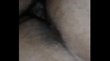 Fodeu a gostosa da esposa no pelo e gozou dentro