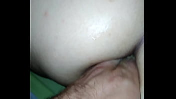 Enfiando no cu da esposa