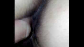 Enfiando no cu da esposa