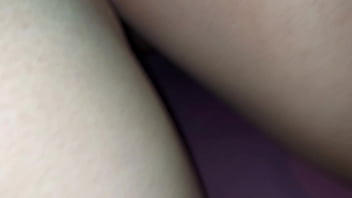 Hijastra cachonda quiere follar despues de que sale del cole