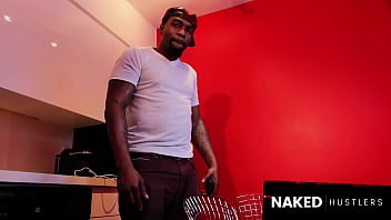 Light skin brown bunny sitting her phat ass and wet pussy on a stiff cock