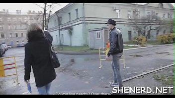 Smashing a nerdy girlfriend