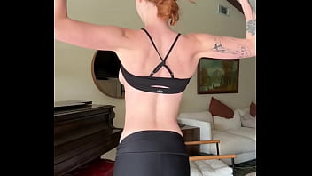 Day 1 of my 30 day fitness challenge i’m hoping to get more definition in my core and lift my booty up a bit al