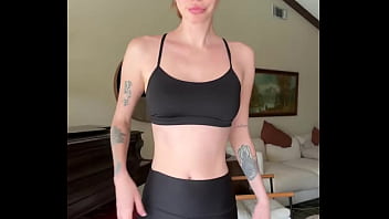 Day 1 of my 30 day fitness challenge i’m hoping to get more definition in my core and lift my booty up a bit al