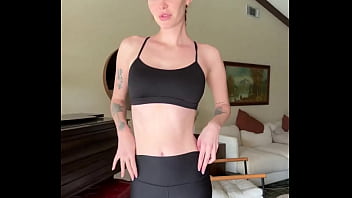 Day 1 of my 30 day fitness challenge i’m hoping to get more definition in my core and lift my booty up a bit al