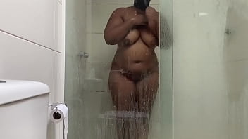 Enteada caiu de boca no meu pau e mamou gostoso