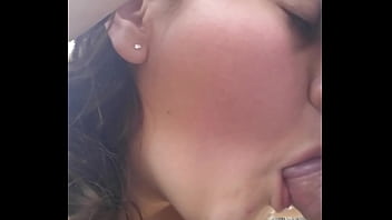 Buscamos parejas y hombres del df y el estado para que mi novia los complazca Buscamos parejas y hombres del df y el estado para que mi novia los complazca