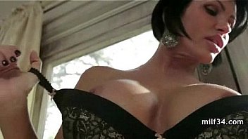 Hot cougar get her ass drilled