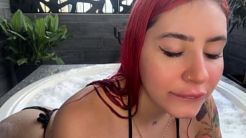 Mi novio me folla en el jacuzzi de un hotel Mi novio me folla en el jacuzzi de un hotel