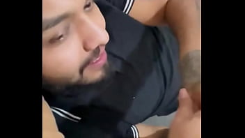 Manson y yo apostamos con el ganador de #lacasadeloafamososmx2 si gana mayito le doy el chiquito y si gaba karime me verá