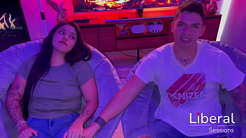 El nacimiento de un cuckold cornudo disfruta de ver como se cogen a su esposa