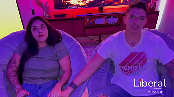 El nacimiento de un cuckold cornudo disfruta de ver como se cogen a su esposa