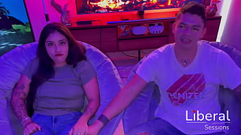 El nacimiento de un cuckold cornudo disfruta de ver como se cogen a su esposa