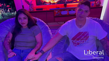 El nacimiento de un cuckold cornudo disfruta de ver como se cogen a su esposa