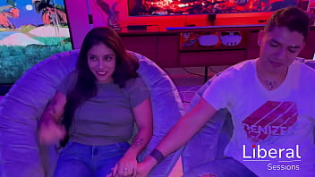 El nacimiento de un cuckold cornudo disfruta de ver como se cogen a su esposa