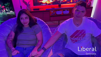 El nacimiento de un cuckold cornudo disfruta de ver como se cogen a su esposa