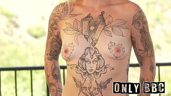 Tight tattooed sammy stonerr fucks huge big black cock