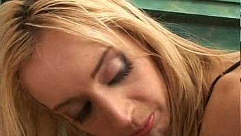 Hot squirting babe 032