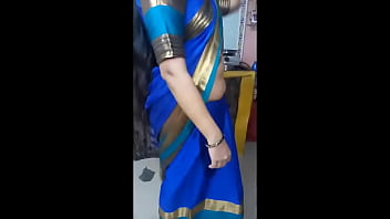 Randi bhabhi shreya showing her bra and boobs in public