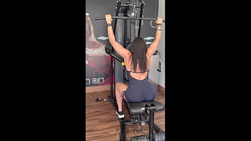 Sem grana para pagar o personal trainer passei a xerecard e o safado ainda me fudeuuu no pelo meu namorado não pode saber