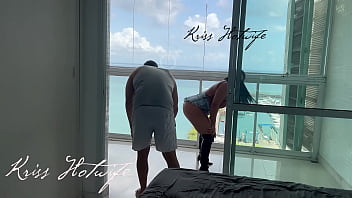 Corno do meu marido me filmando enquanto eu me exibia na varanda para os vizinhos