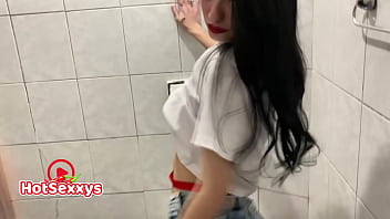 Novinha Sensualizando Em Banho Interativo Bem Gostoso thumbnail