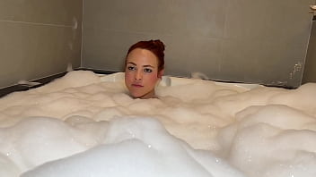 Na hidro com a deliciosa nicole romanoff