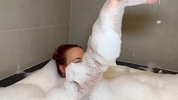 Na hidro com a deliciosa nicole romanoff