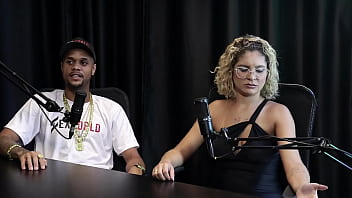 Está Dedicado Na Música Teve Uma Situação Engraçada No Show E As Cobranças Que Fazem é Lutero Bárbara Sol E Bruna Ferrari Watch Sheer Red thumbnail