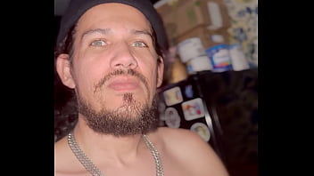 Amiga de lado con buena lencería