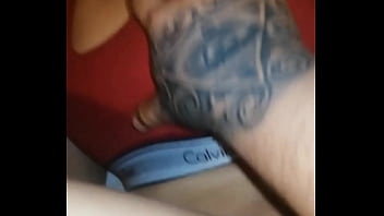 Me hago una rica paja con mi dildo y mi amante me detona