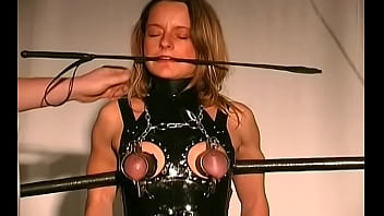 Glamour minx a with big round ass is showing off