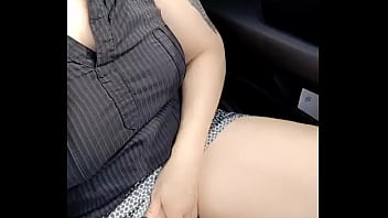 En route pour un apéro resto avec des amis oups j'ai oublié ma culotte