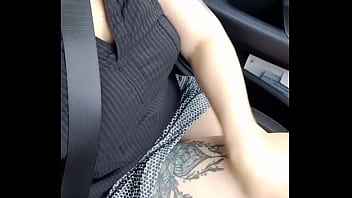 En route pour un apéro resto avec des amis oups j'ai oublié ma culotte