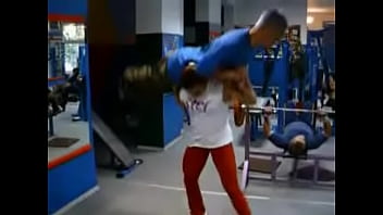 World's strongest woman aneta florczyk lifting a man World's strongest woman aneta florczyk lifting a man