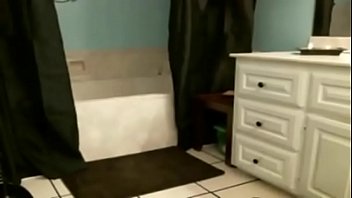 Curvy hottie gets oiled up on webcam