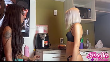 A novinha de lupa do x vídeos deu pro bombeiro do evento particular gravaram e vazou