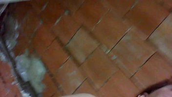 Video di sottomissione c a stare in una sporca cantina coi piedi completamente lerci Video di sottomissione c a stare in una sporca cantina coi piedi completamente lerci