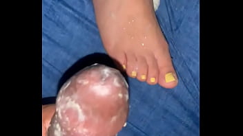 Cum on yellow toes