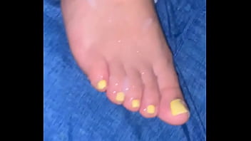 Cum on yellow toes